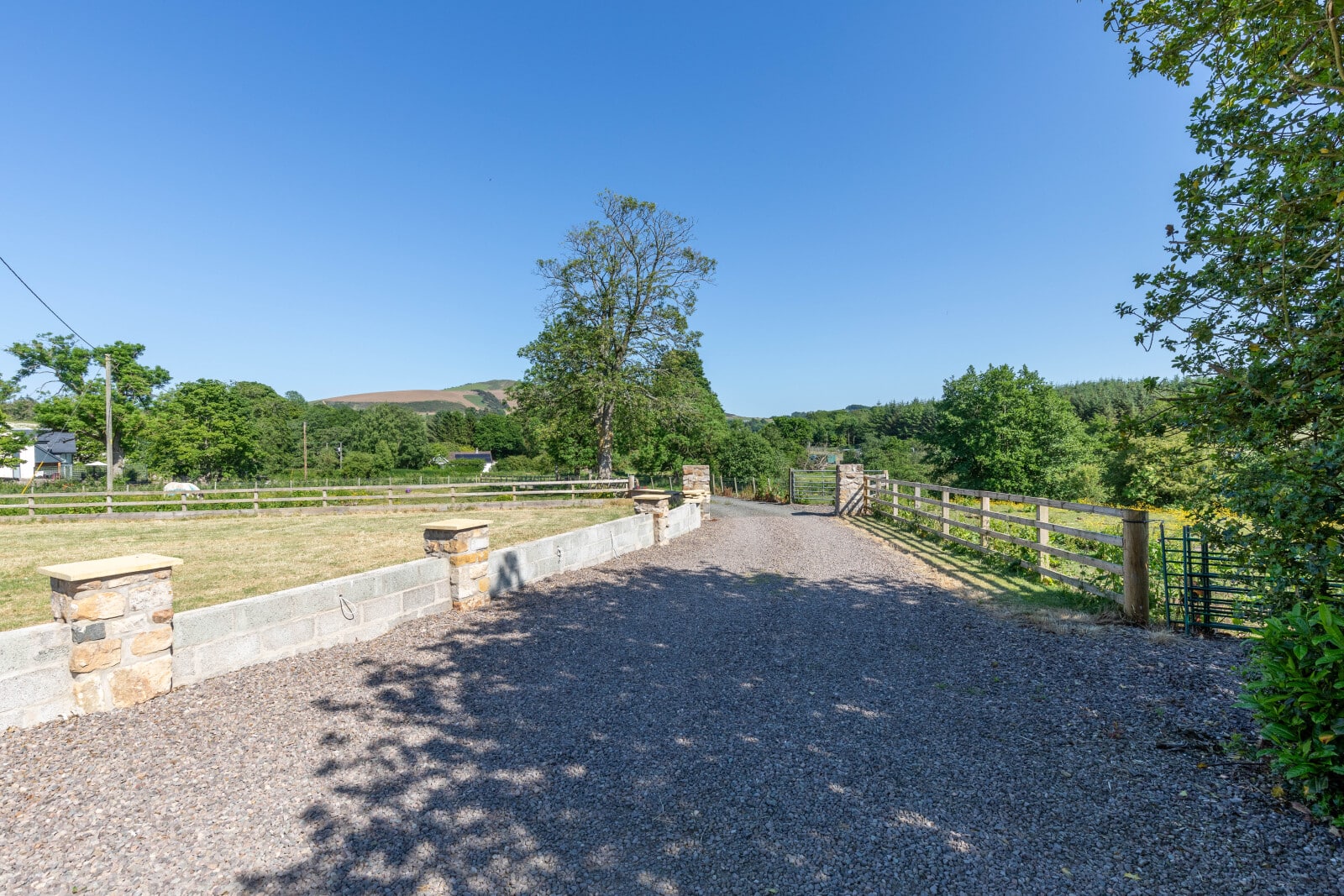 Devonside Farm, Saline, Dunfermline, KY12 9LN