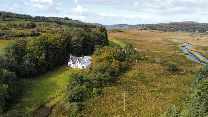 Torr A’Chlachainn House, Inc Old Byre Heritage Centre, Dervaig, Isle of Mull, PA75 6QR