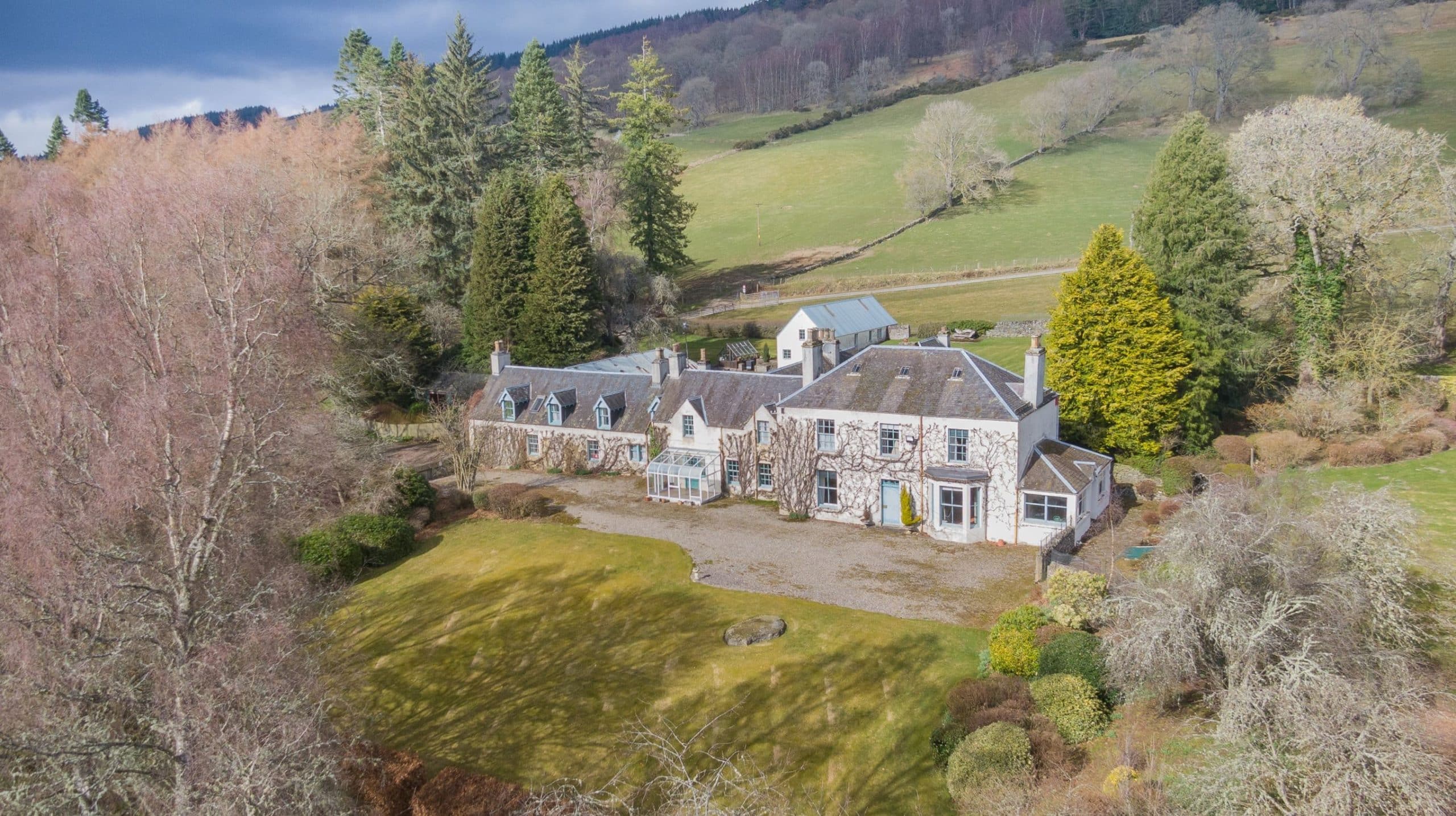 Perthshire estate achieved significantly over the asking price after