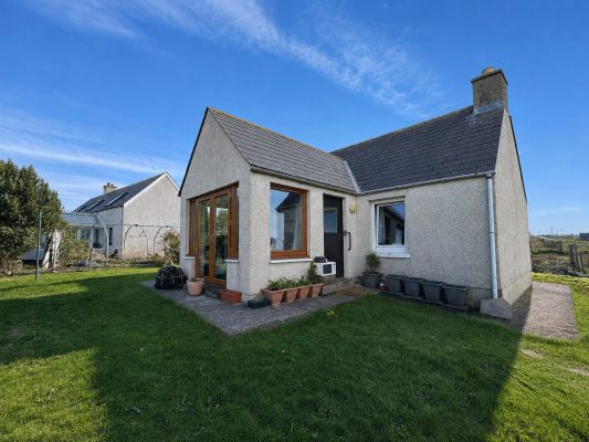 Tigh Na Mara, Knockline, Isle of North Uist, Eilean Siar, HS6 5DZ