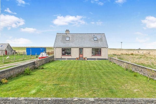 29 Cross, Isle of Lewis, Eilean Siar, HS2 0SN