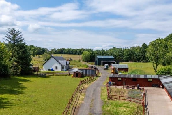 Crienich Stables, Croftamie, Stirlingshire, G63 0EX