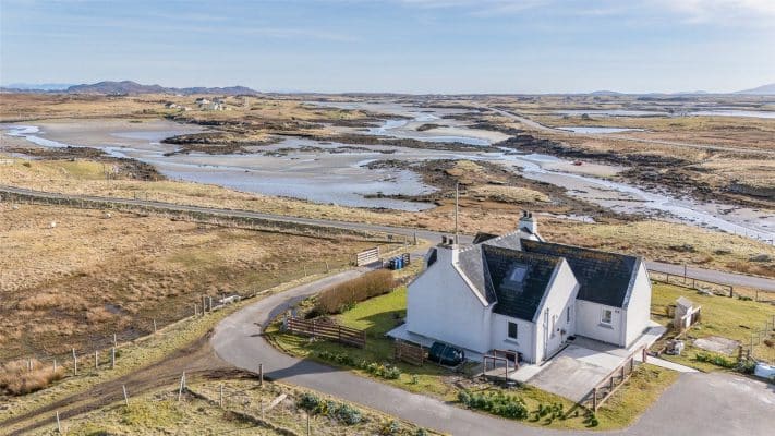 Knockquien, Isle of North Uist, Eilean Siar, HS6 5HW