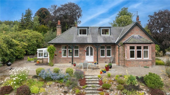 Glentarra, Corry Road, Muir of Ord, Highland, IV6 7TL